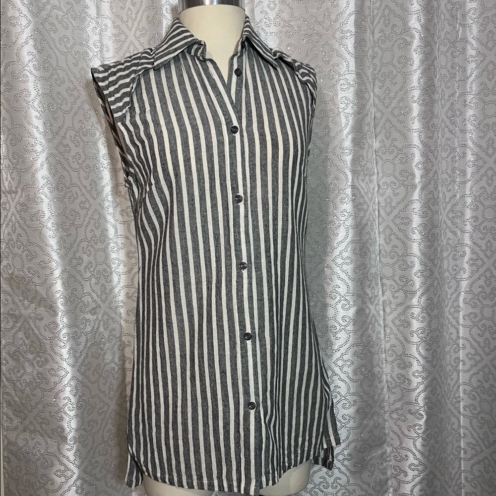 umgee Blue and white stripe sleeveless top